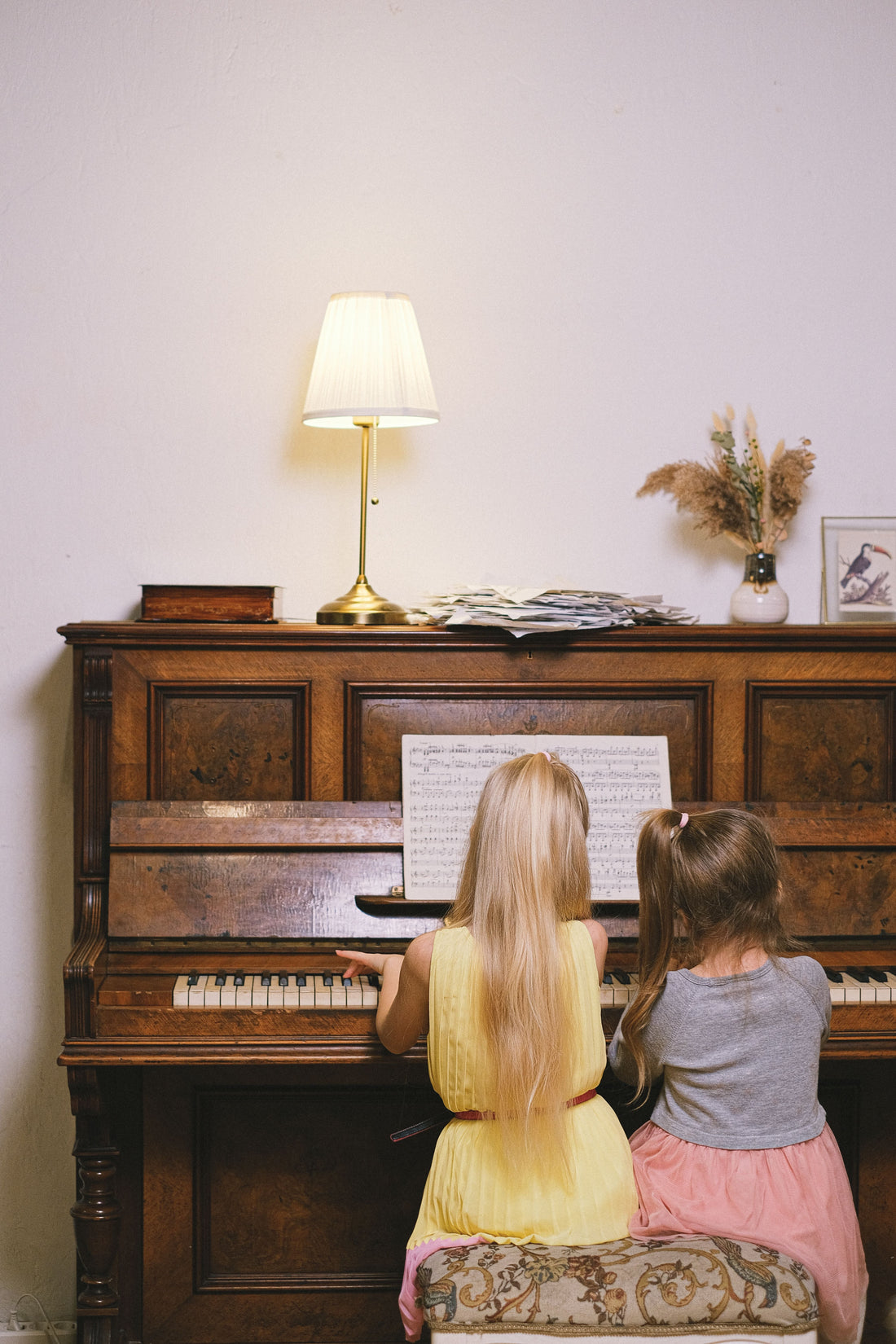 Girls at piano 