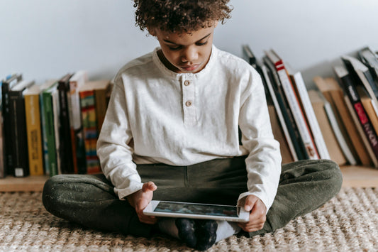kid on social media