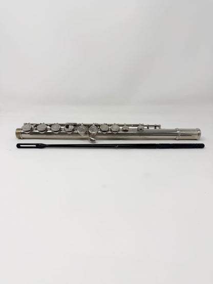 Flute with cleaning rod