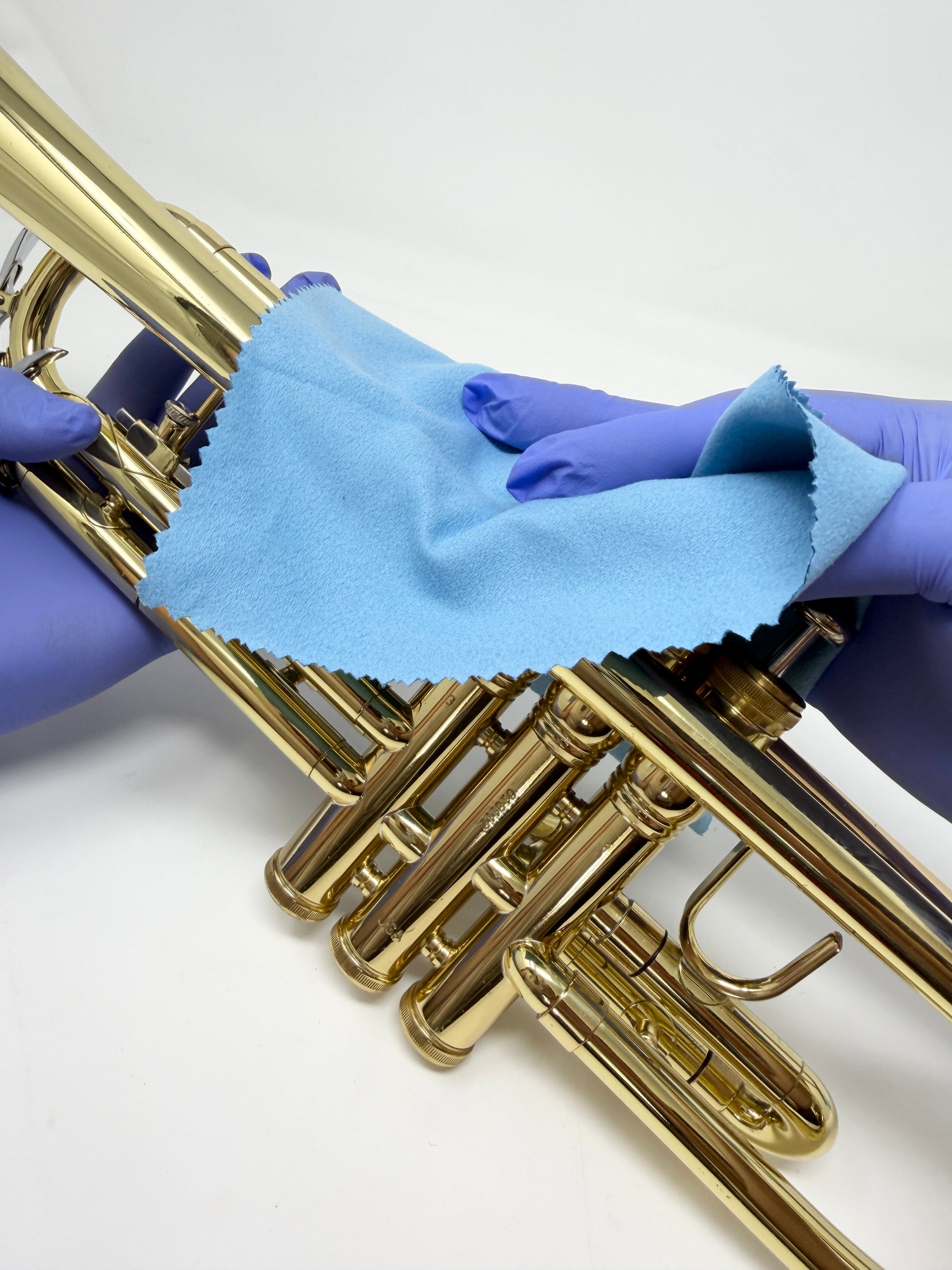 Polishing cloth for a trumpet